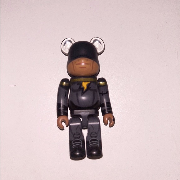 BearBrick Series45 - BLACK ADAM w/ Sealed Card - Picture 2 of 7